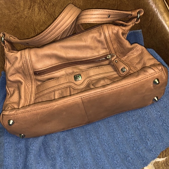 Stone mountain brand leather medium shoulder strap handbag - Picture 5 of 5